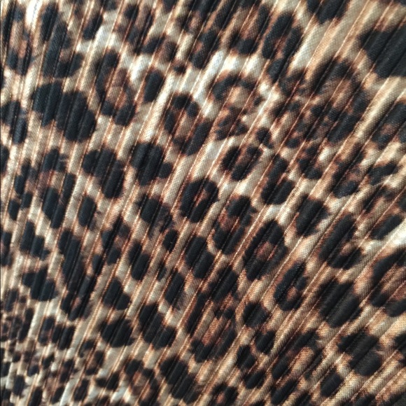 🦄sale 🦄LuLaRoe leopard shirley🦄 - Picture 3 of 3